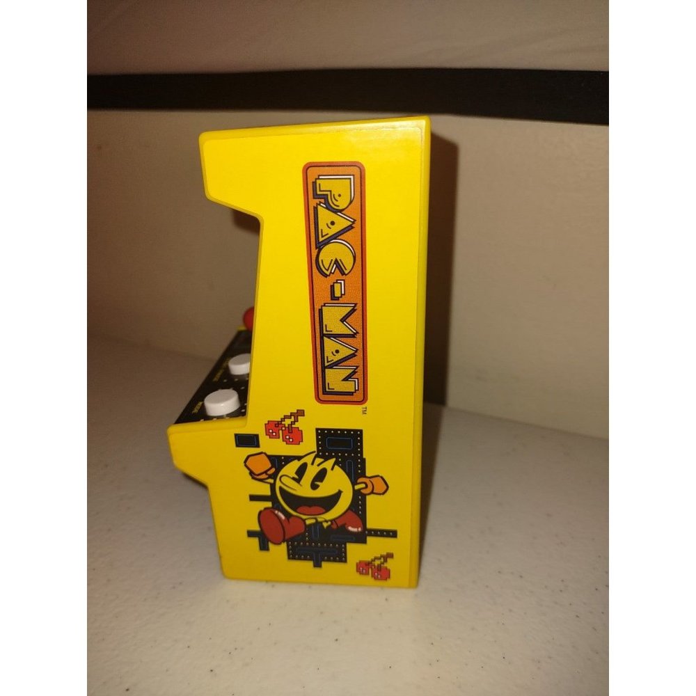 Pac-Man Mini Arcade Game - Picture 5 of 5